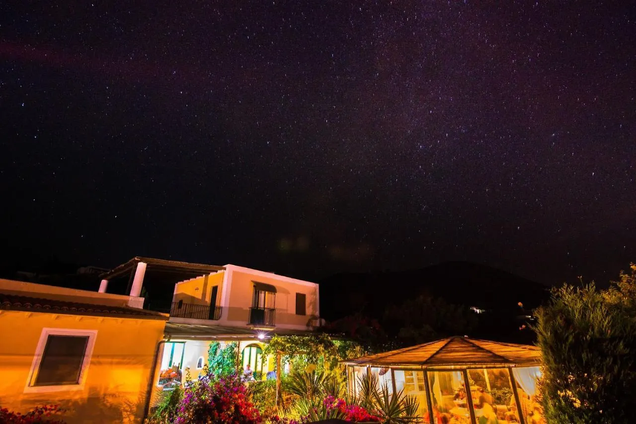 Agriturismo Casa Gialla Βίλα Λίπαρι 0*,  Ιταλία